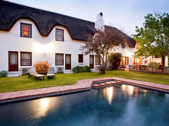 Oakhurst hotel